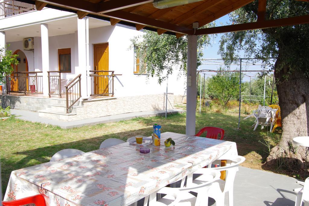 Hotel Athina Kinira Exterior foto