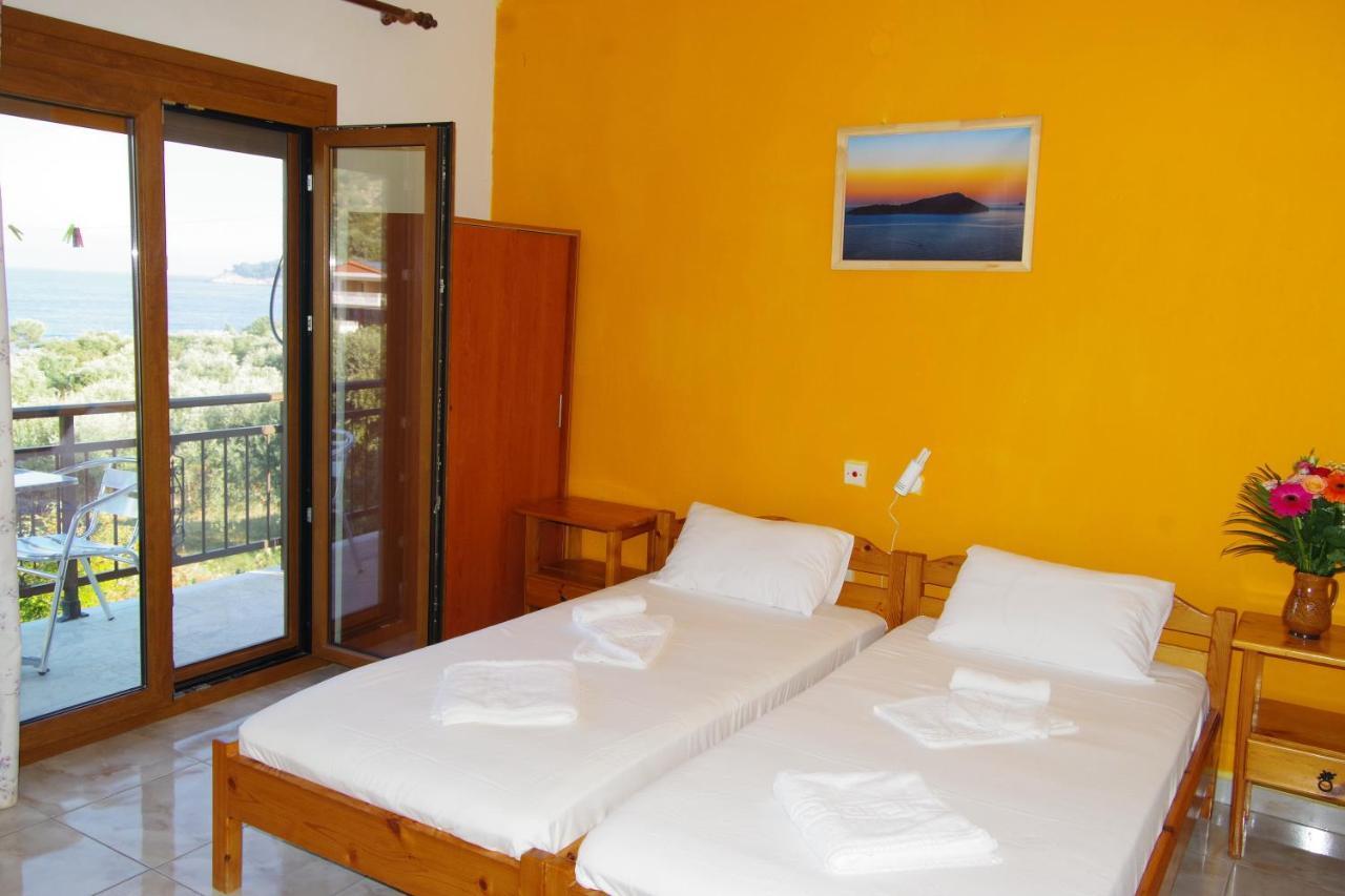 Hotel Athina Kinira Exterior foto